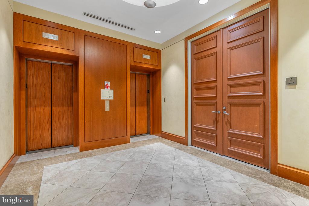 421 CHESTNUT STREET Unit: 401