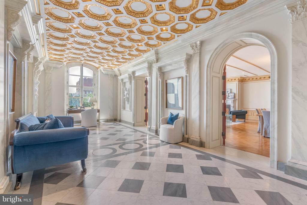 421 CHESTNUT STREET Unit: 401