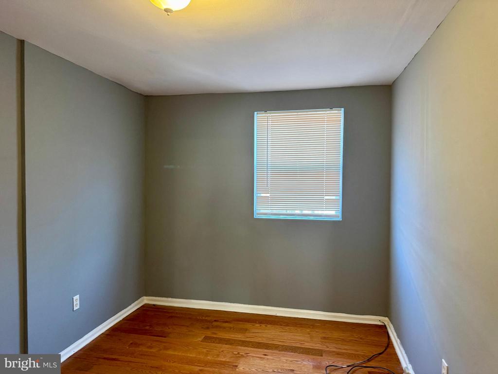 1323 E UPSAL STREET Unit: UNIT 1