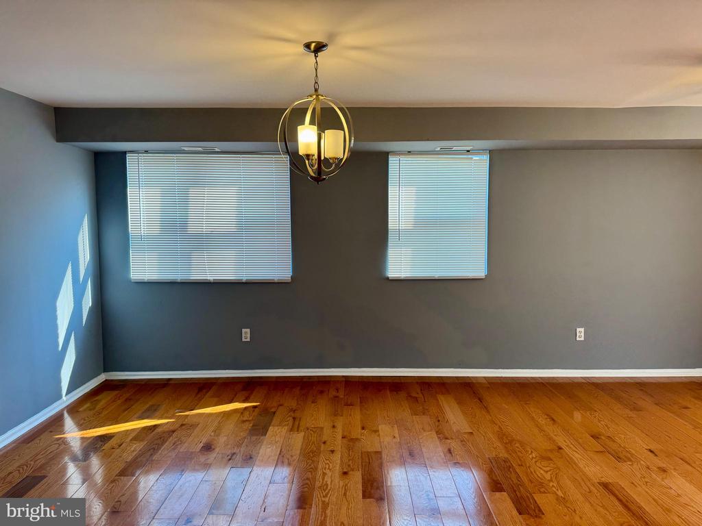 1323 E UPSAL STREET Unit: UNIT 1