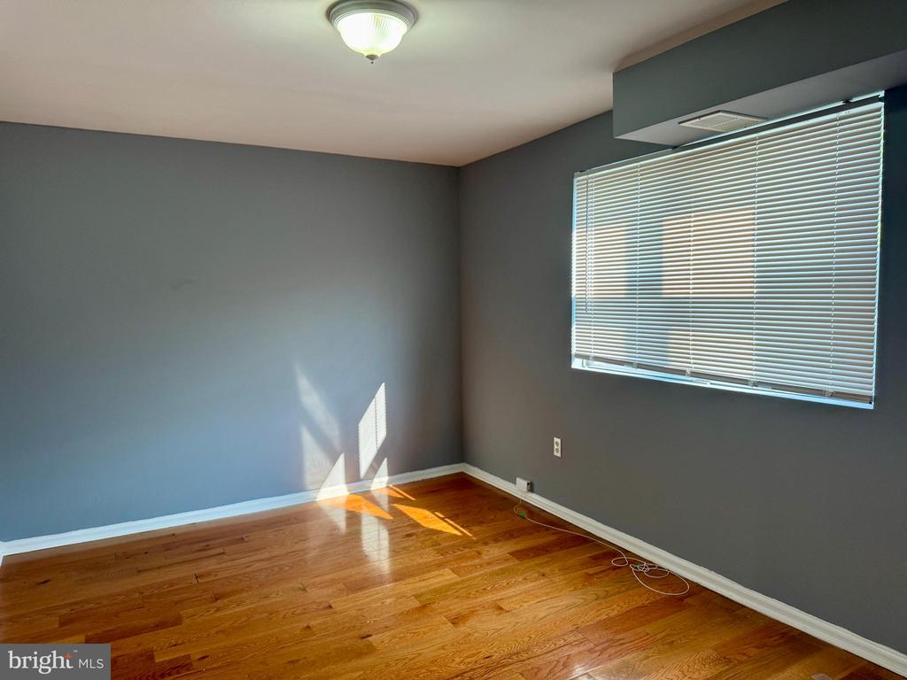 1323 E UPSAL STREET Unit: UNIT 1