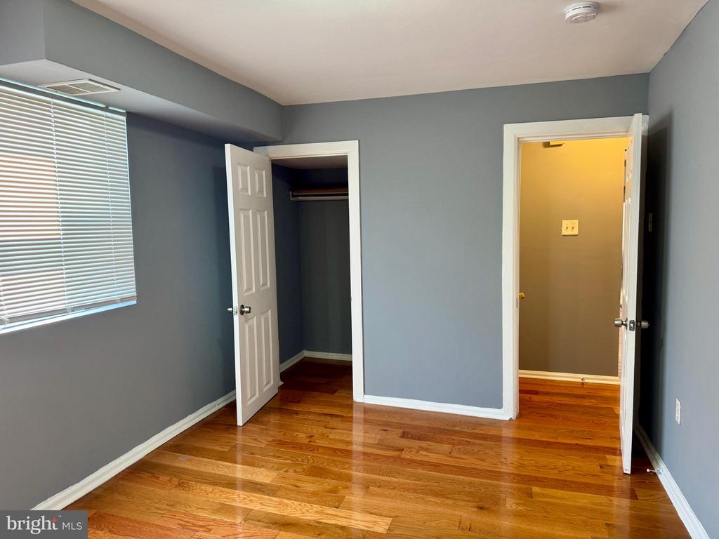 1323 E UPSAL STREET Unit: UNIT 1