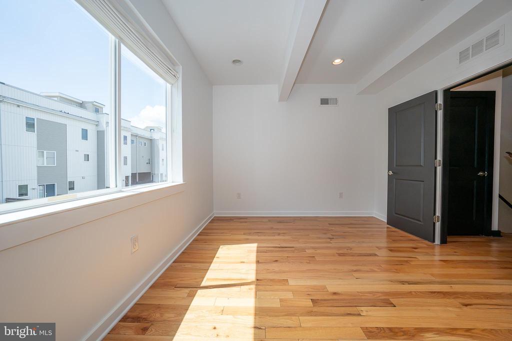 2350 E YORK STREET
