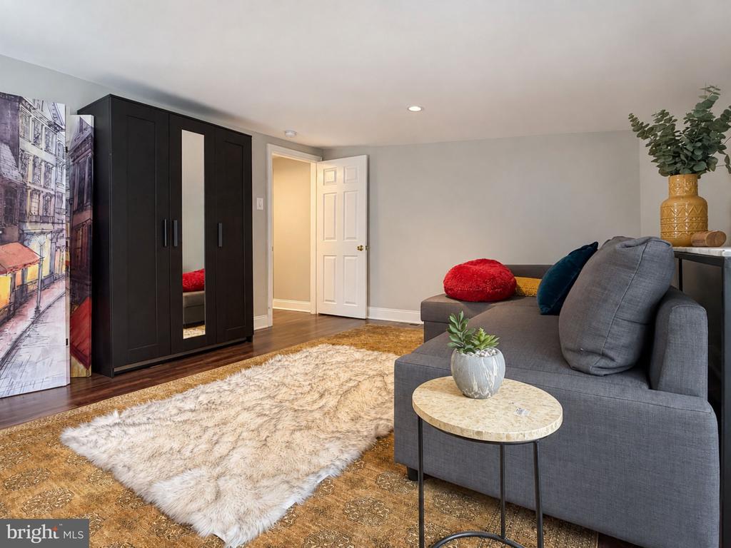 29 E MEEHAN AVENUE