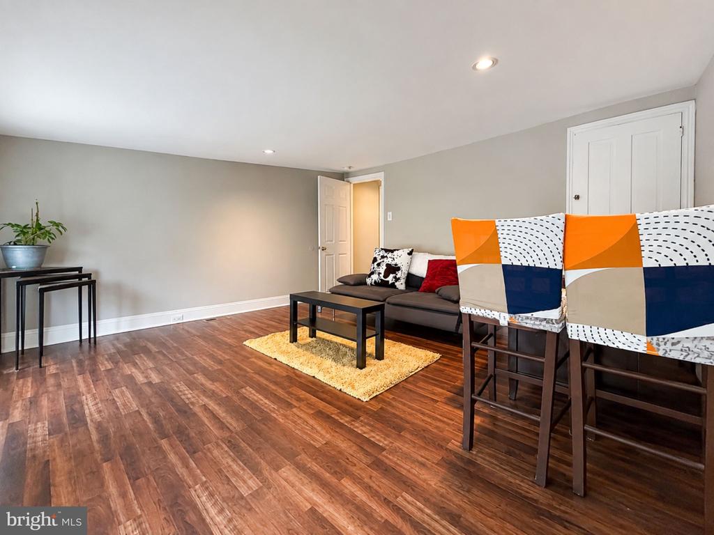 29 E MEEHAN AVENUE