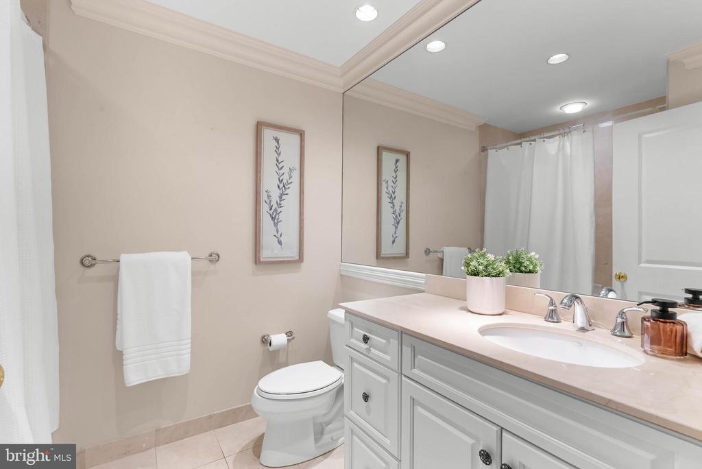 440 S BROAD STREET Unit: 2206 & 2204