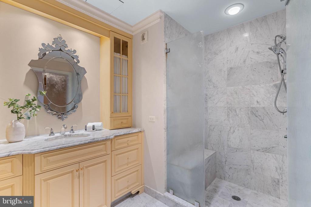 440 S BROAD STREET Unit: 2206 & 2204