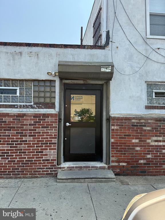 2221 BRIDGE STREET