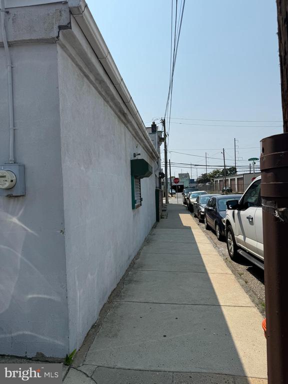 2221 BRIDGE STREET