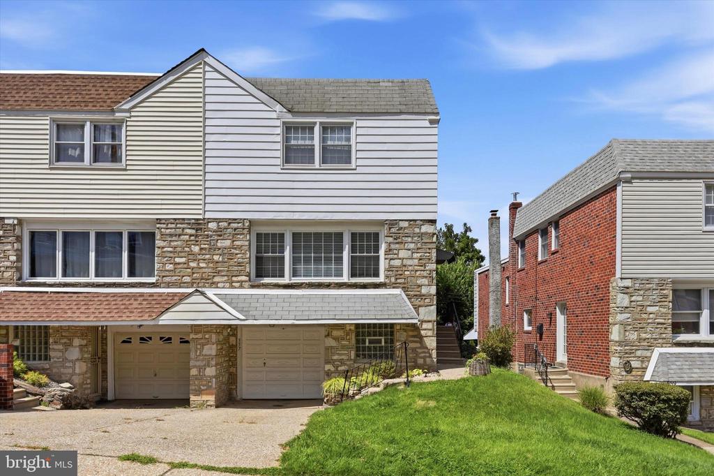 557 LIVEZEY STREET