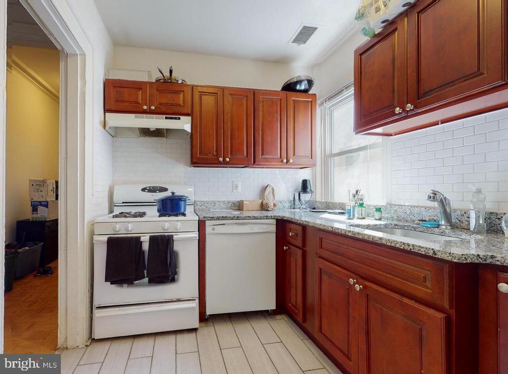867 N 29TH STREET