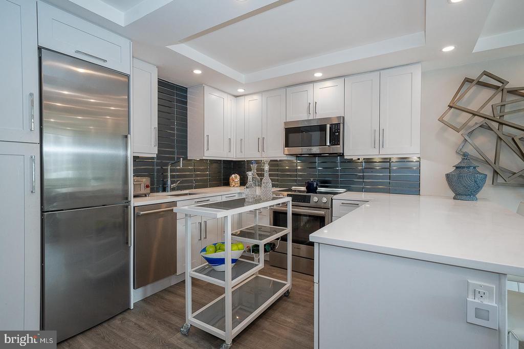 1919 CHESTNUT STREET Unit: 714