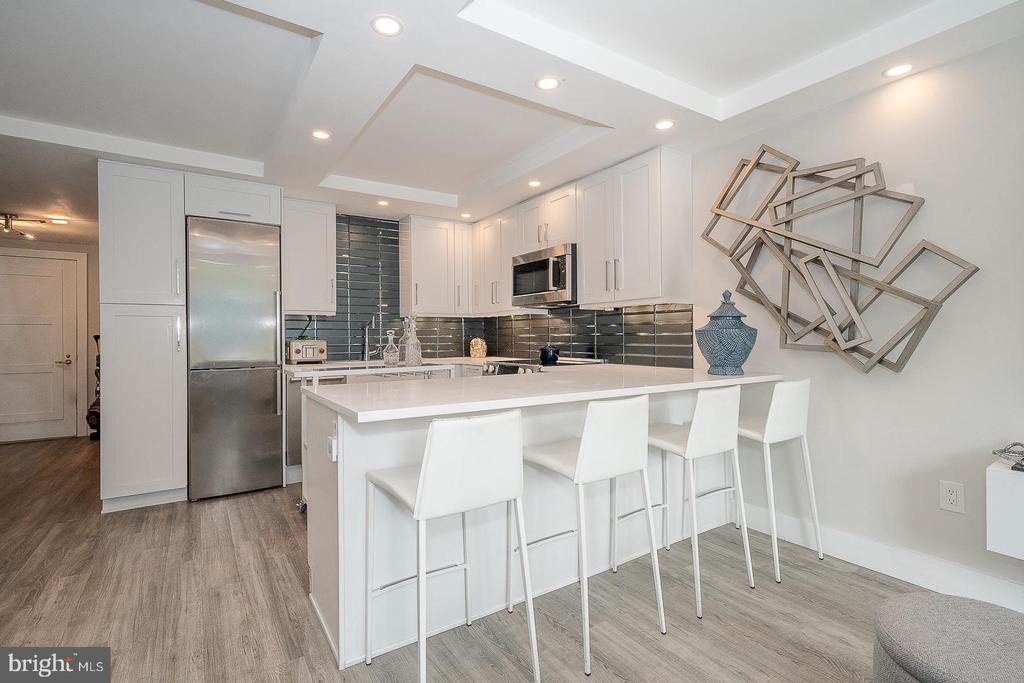 1919 CHESTNUT STREET Unit: 714