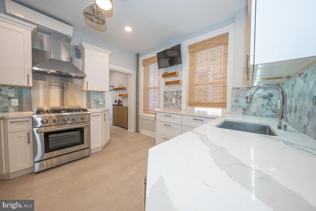 3740 MANAYUNK AVENUE