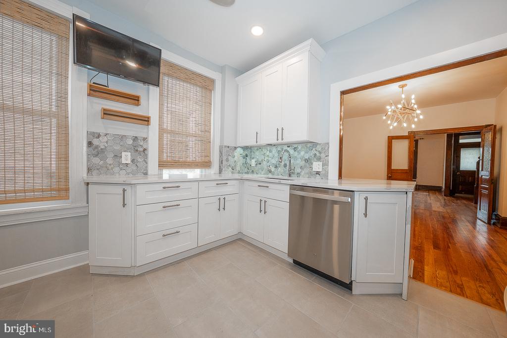 3740 MANAYUNK AVENUE