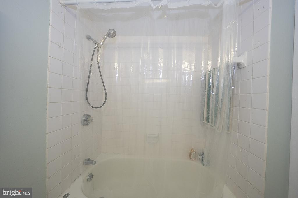 1919 CHESTNUT STREET Unit: 2209