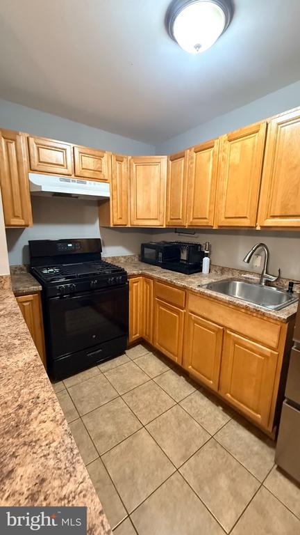 5449 PINE STREET Unit: B