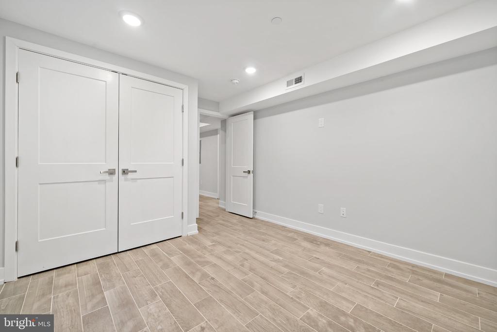 1530 N PALETHORP STREET Unit: 1C