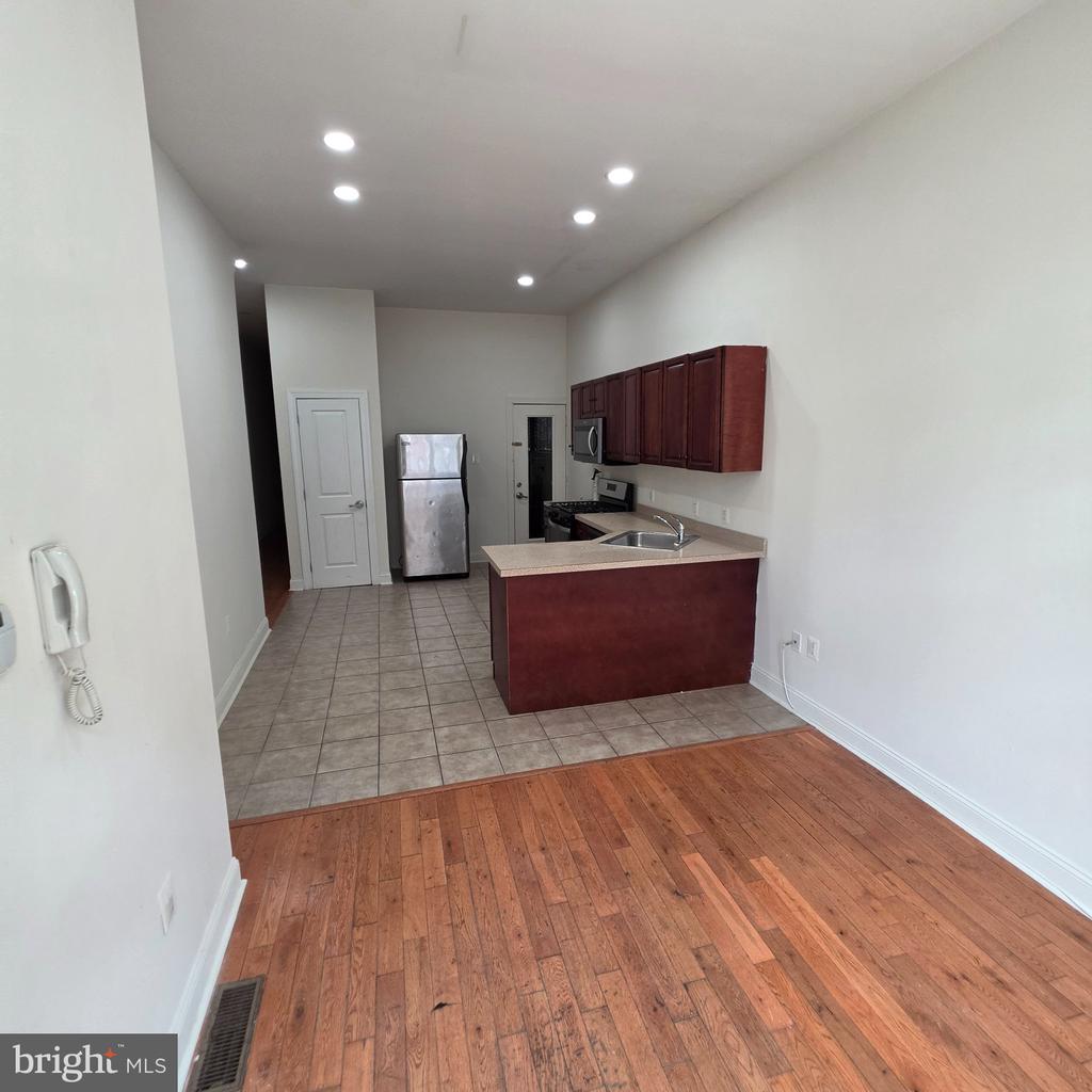 1951 N GRATZ STREET