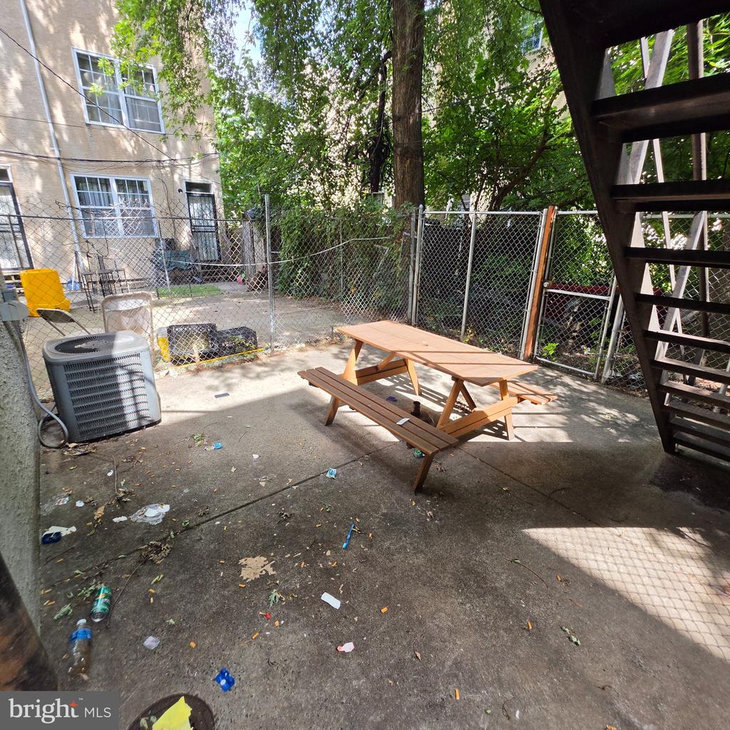 1951 N GRATZ STREET
