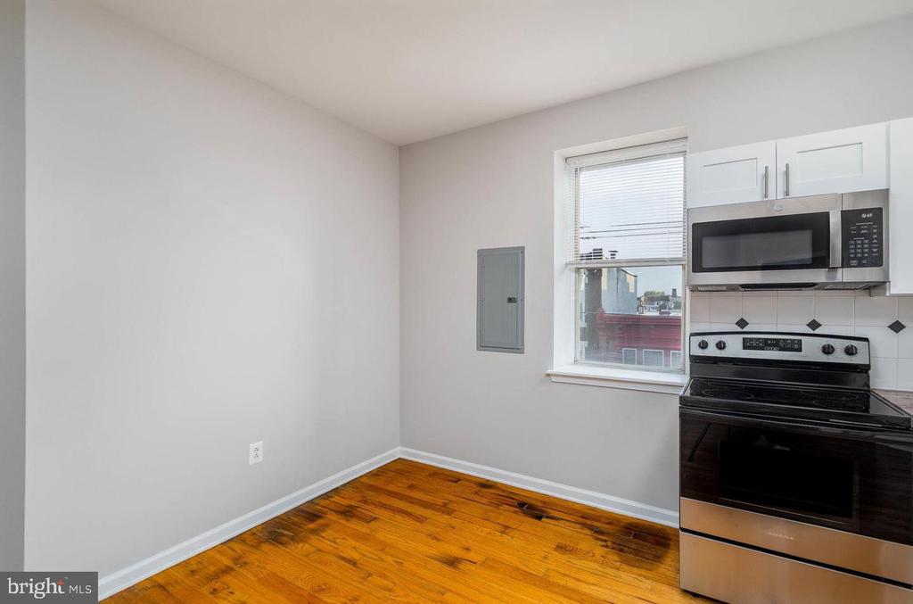 1537 S 6TH STREET