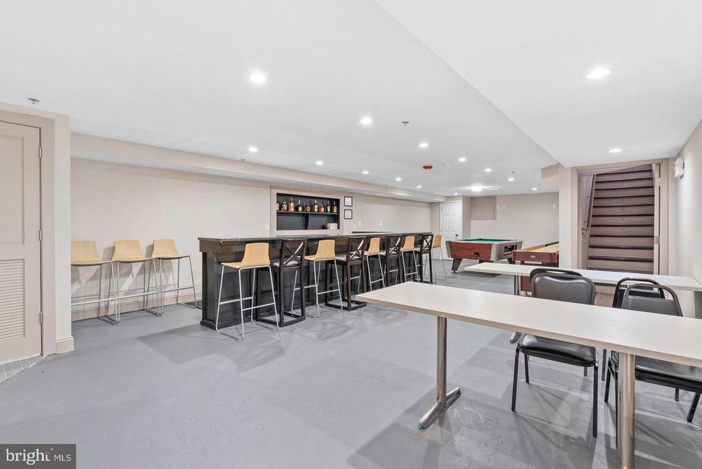 1537 S 6TH STREET