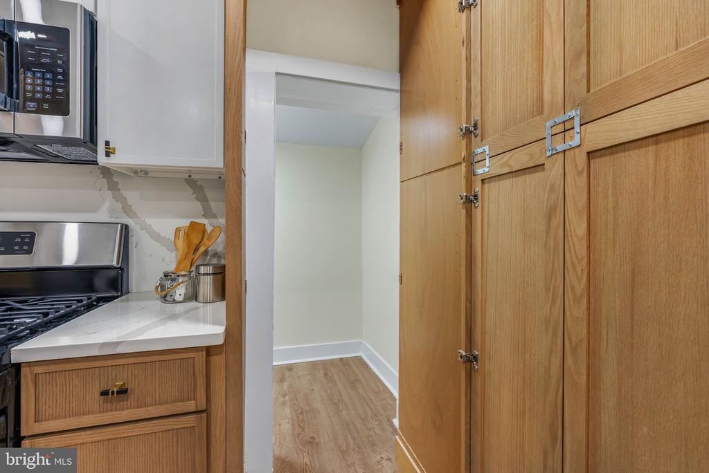 248 S SAINT BERNARD STREET