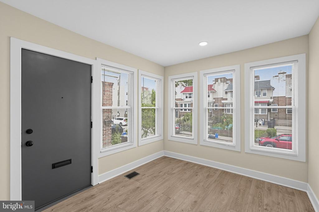 248 S SAINT BERNARD STREET