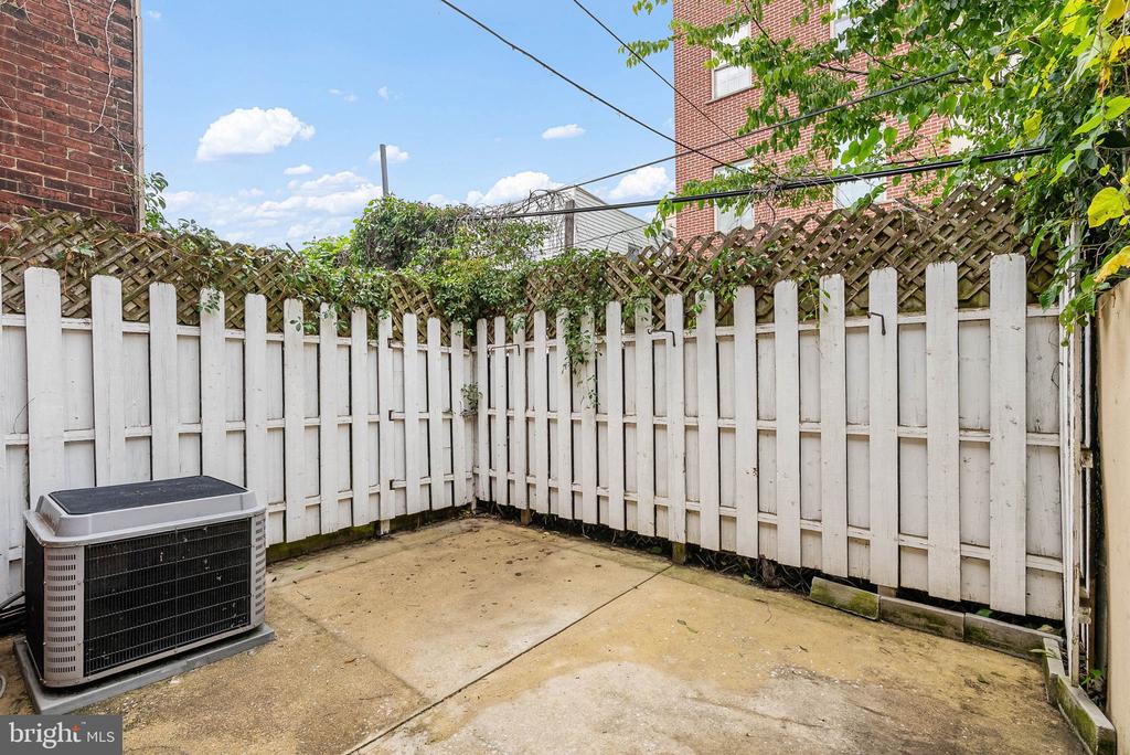 1107 BRANDYWINE STREET