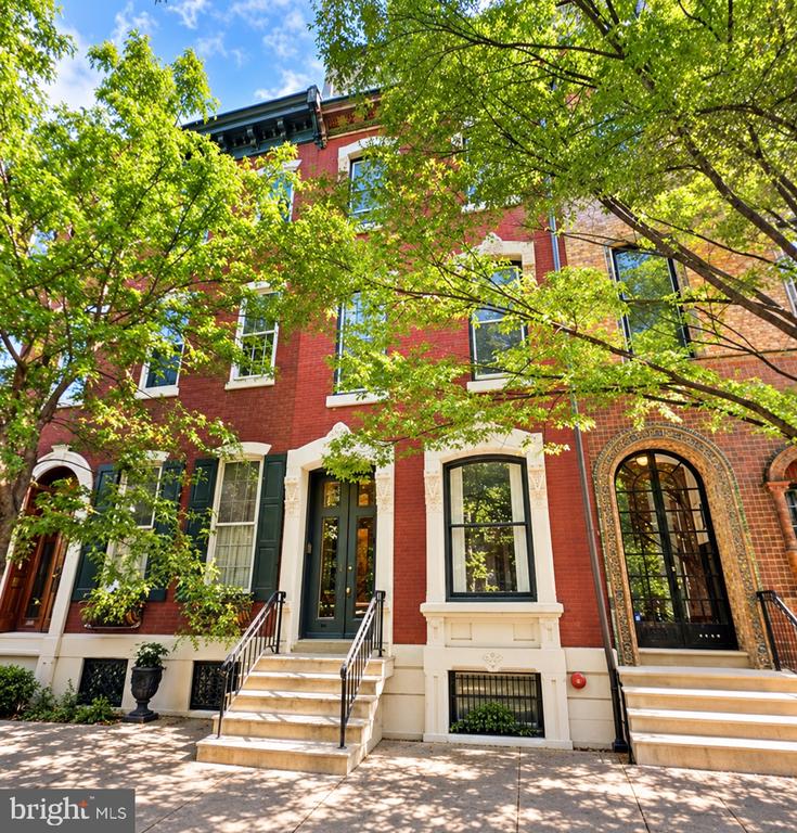 2131 SPRUCE STREET