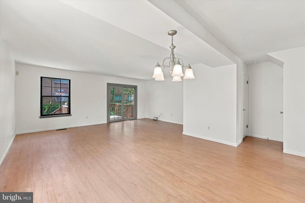 7923-31 RIDGE AVENUE Unit: 27