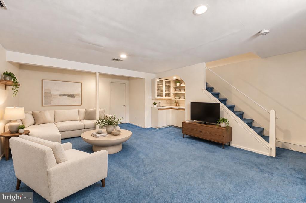 7923-31 RIDGE AVENUE Unit: 27