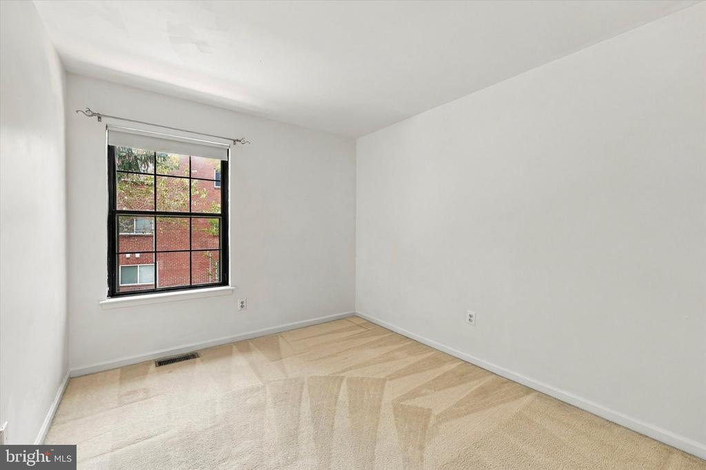 7923-31 RIDGE AVENUE Unit: 27