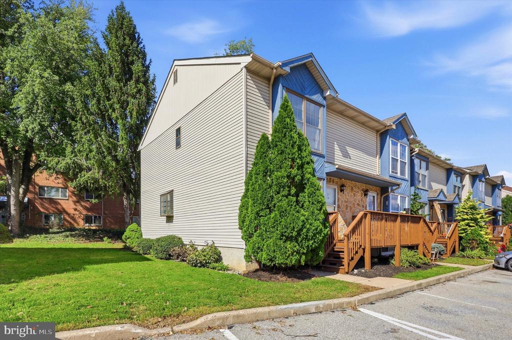 7923-31 RIDGE AVENUE Unit: 27