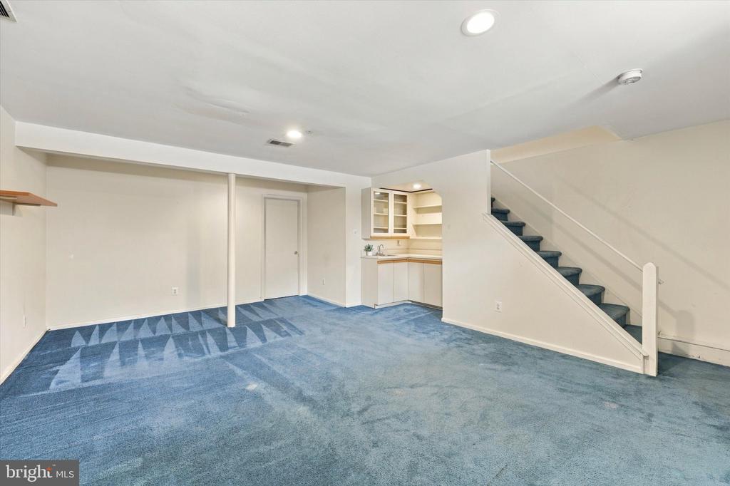 7923-31 RIDGE AVENUE Unit: 27