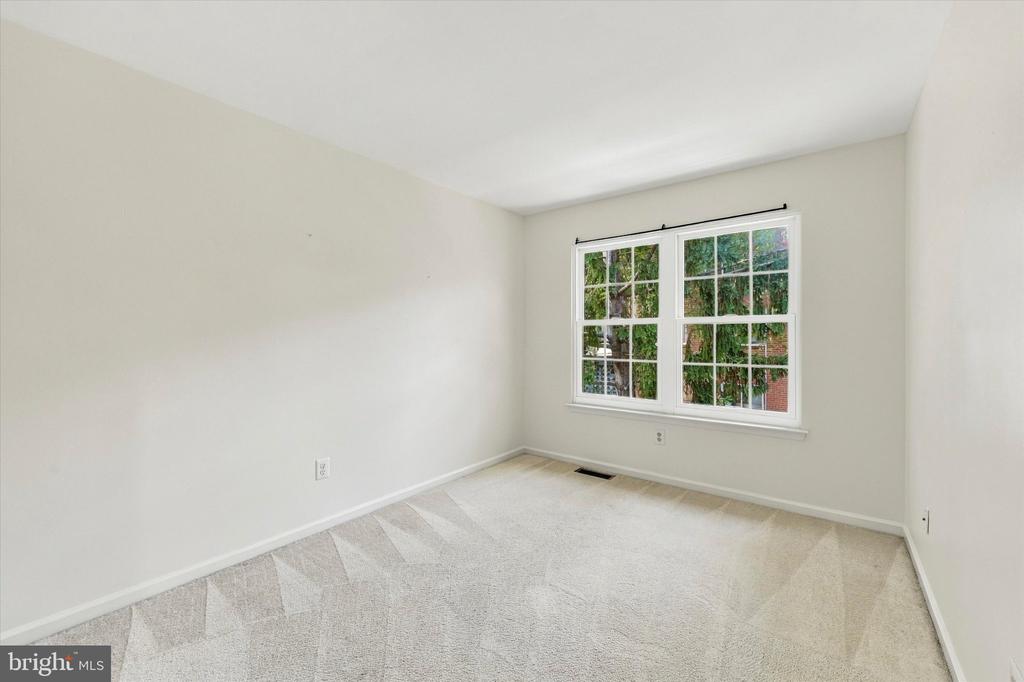 7923-31 RIDGE AVENUE Unit: 27