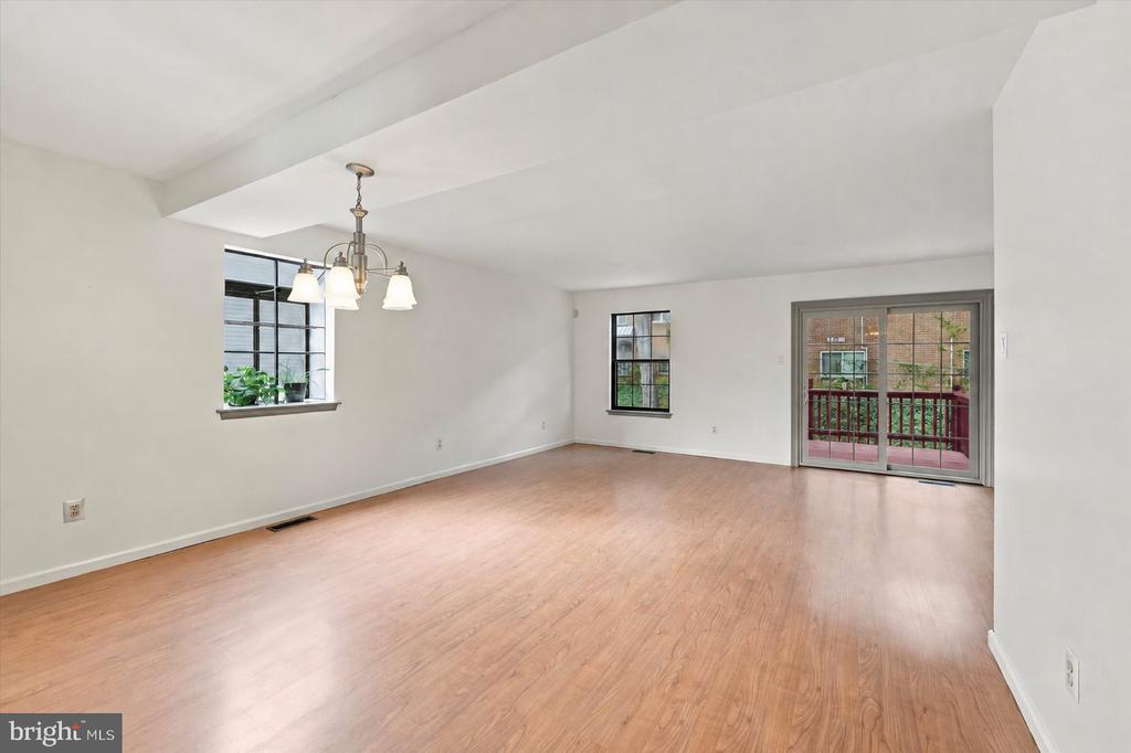 7923-31 RIDGE AVENUE Unit: 27