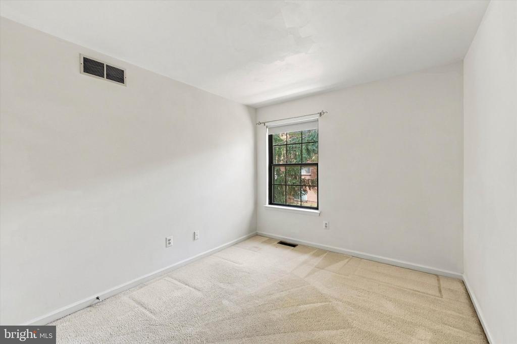7923-31 RIDGE AVENUE Unit: 27