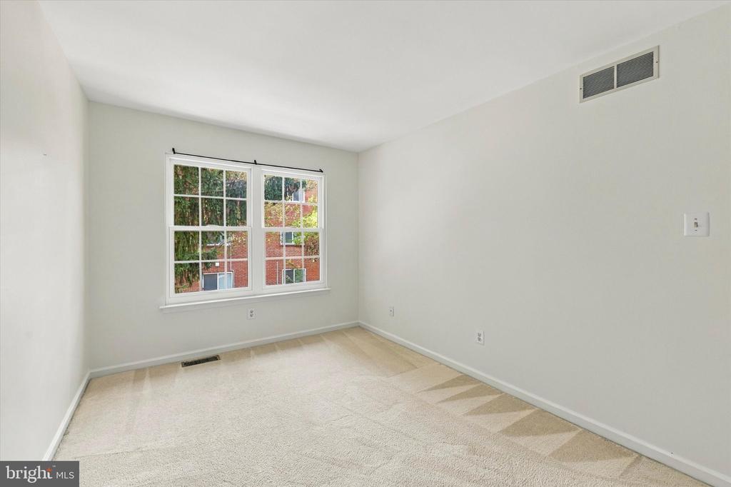 7923-31 RIDGE AVENUE Unit: 27