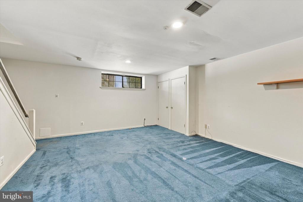 7923-31 RIDGE AVENUE Unit: 27