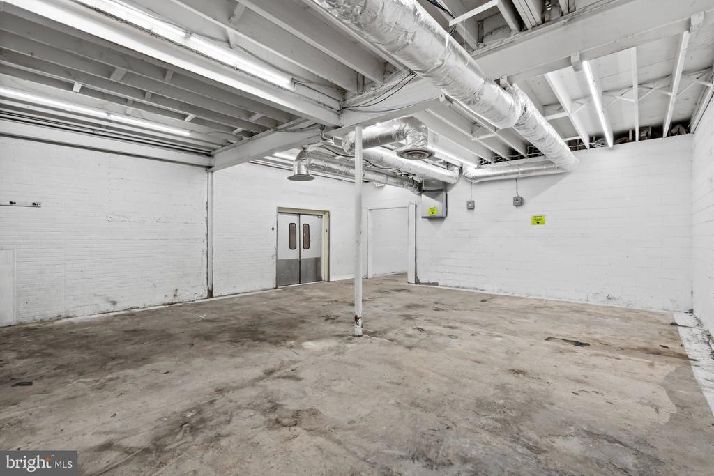 2201 W CAMBRIA STREET