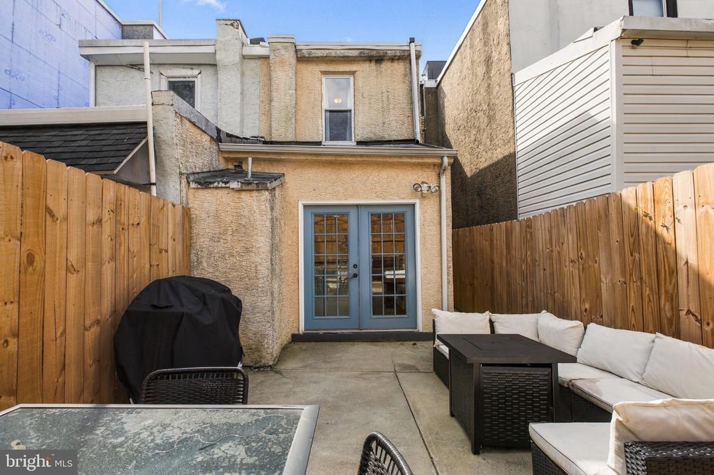 4353 FLEMING STREET