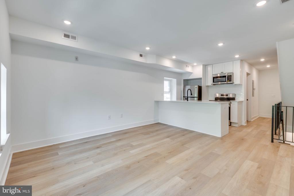 4218 BALTIMORE AVENUE Unit: 4C