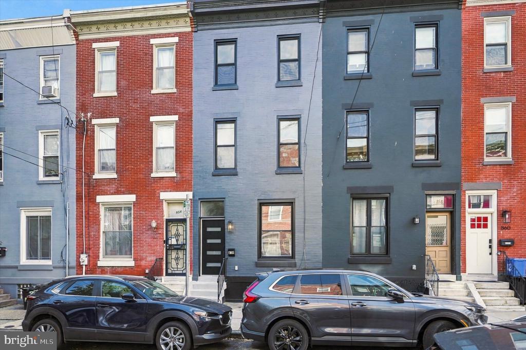 856 PERKIOMEN STREET Unit: 856