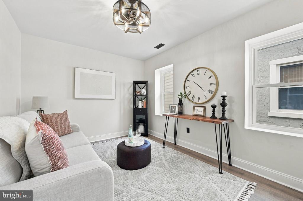 856 PERKIOMEN STREET Unit: 856