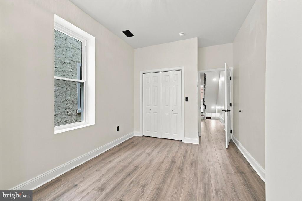 856 PERKIOMEN STREET Unit: 856