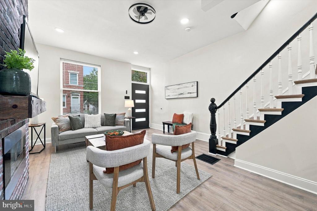 856 PERKIOMEN STREET Unit: 856