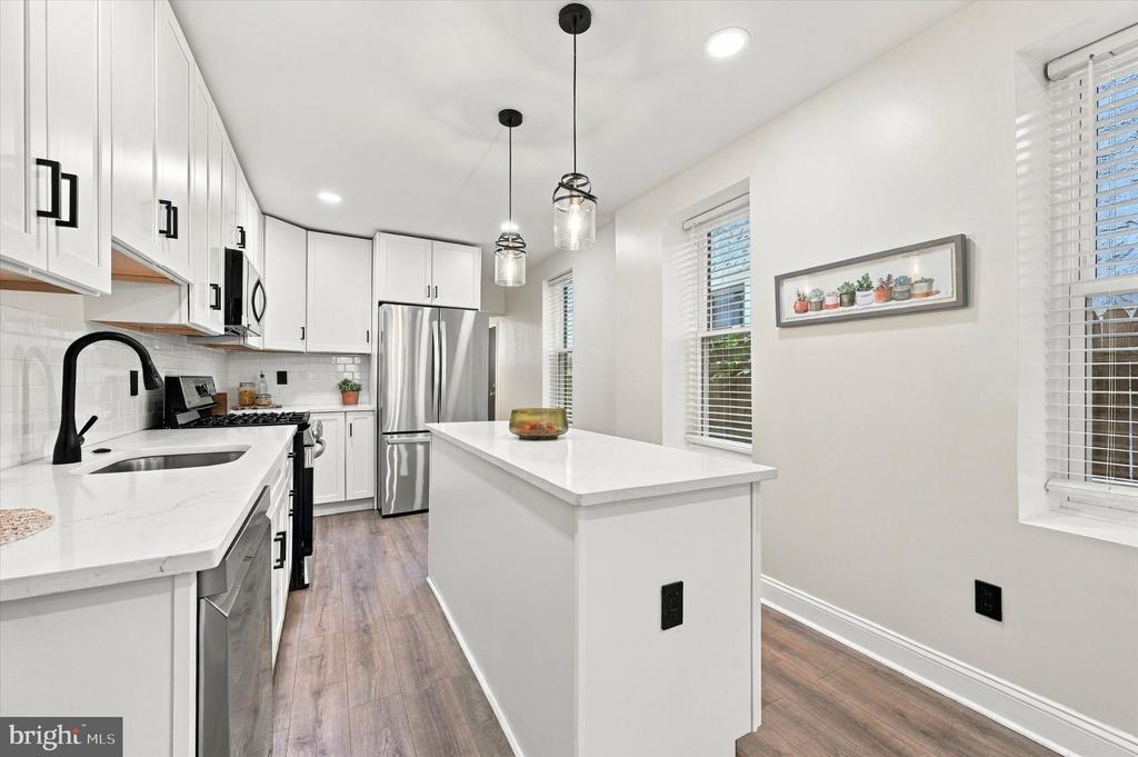 856 PERKIOMEN STREET Unit: 856