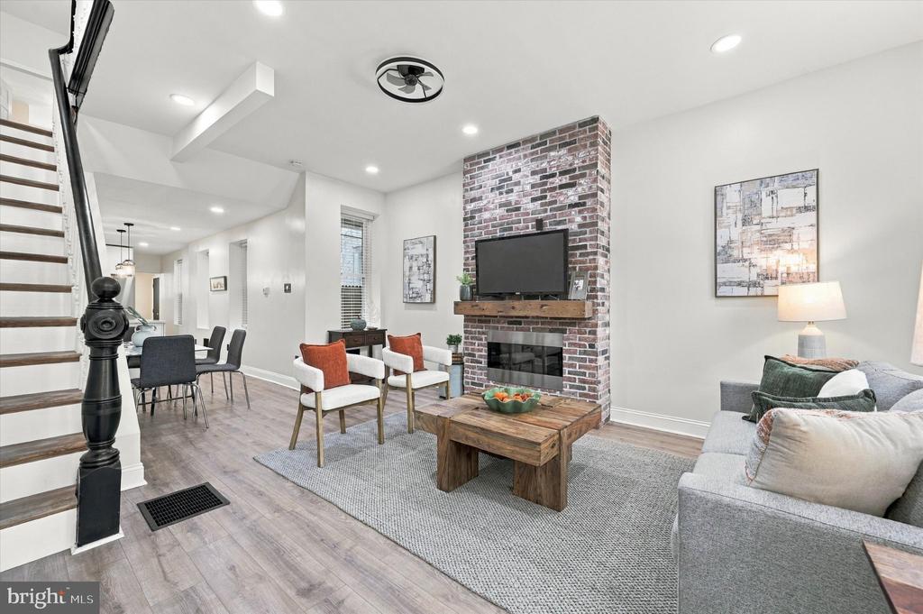 856 PERKIOMEN STREET Unit: 856