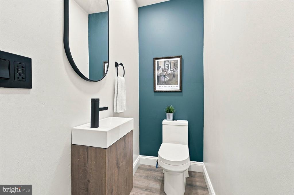 856 PERKIOMEN STREET Unit: 856